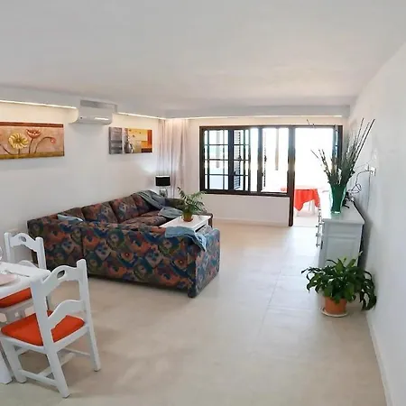 Apartment Apartamento, Arena, Primera Linea Mar, Sea Views Playa Honda (Lanzarote)